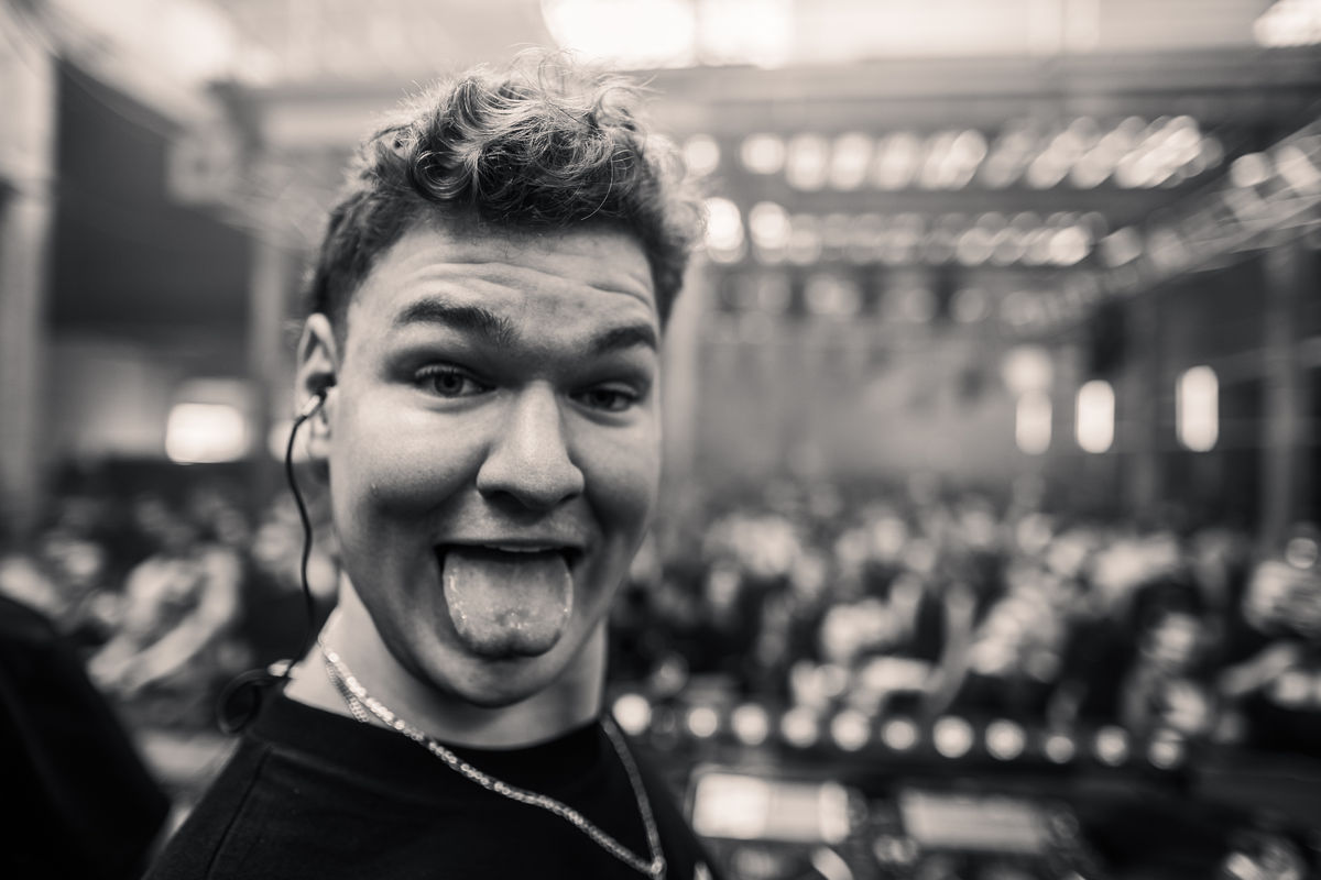 Loading... just a sec